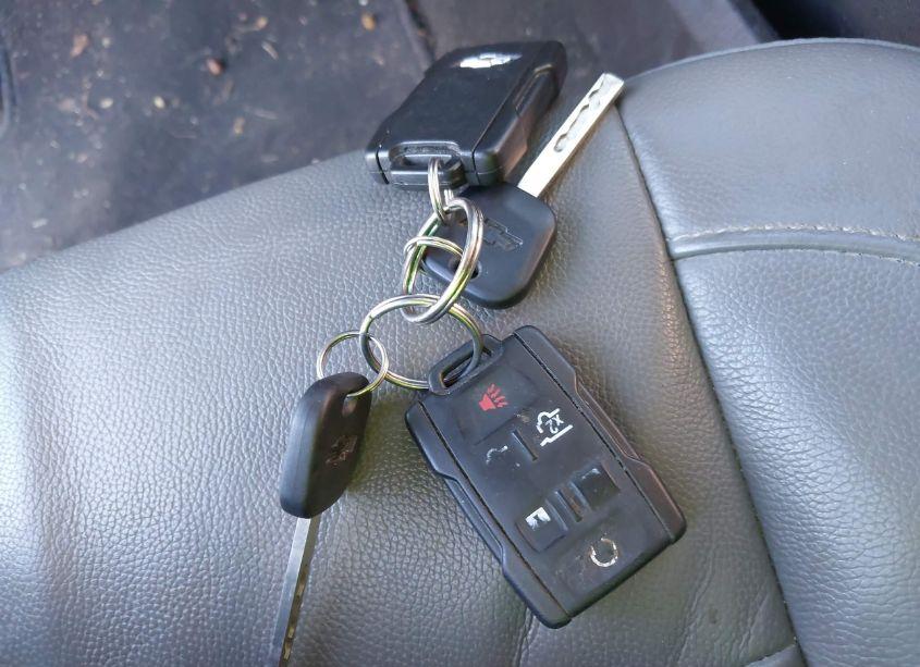 Photo 11 of 2017 Chevrolet Suburban LT (VIN 1GNSCHKCXHR190619)