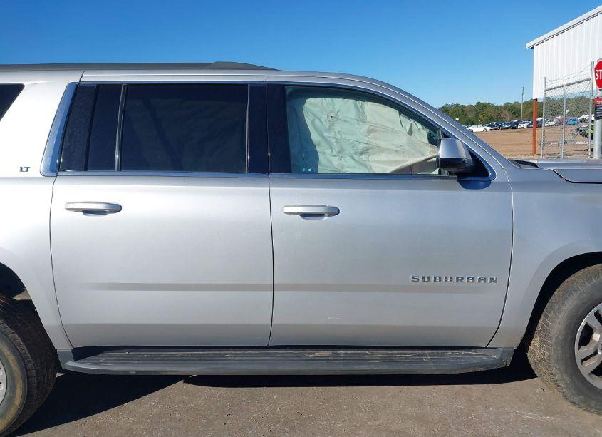 Photo 13 of 2017 Chevrolet Suburban LT (VIN 1GNSCHKCXHR190619)