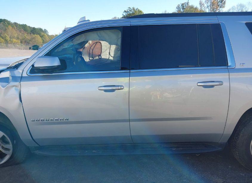 Photo 14 of 2017 Chevrolet Suburban LT (VIN 1GNSCHKCXHR190619)