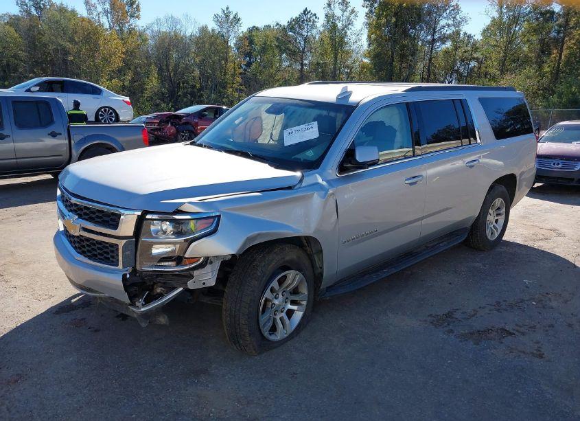 Photo 2 of 2017 Chevrolet Suburban LT (VIN 1GNSCHKCXHR190619)