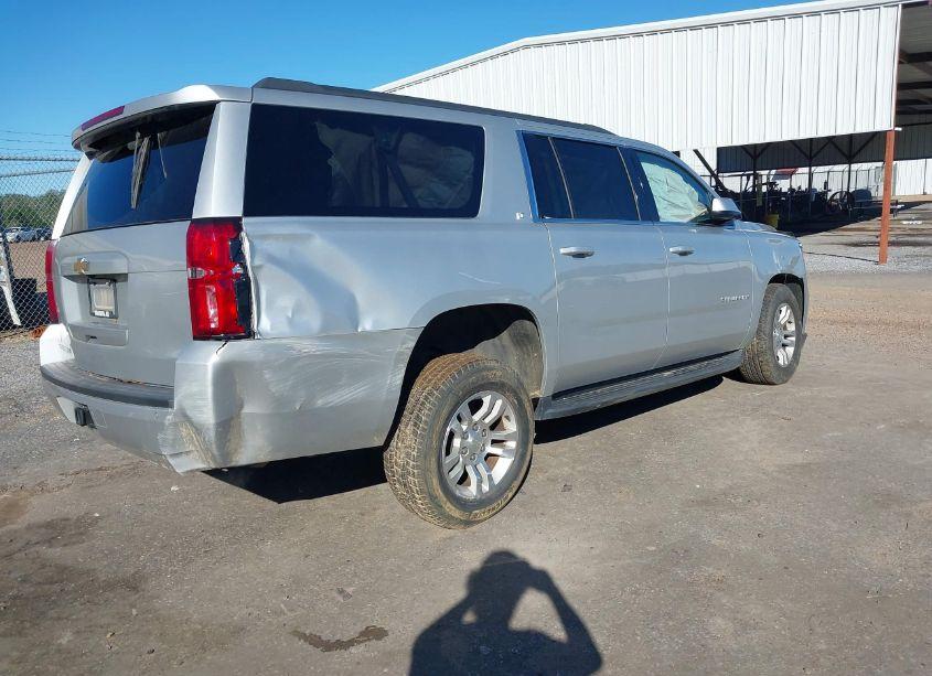 Photo 4 of 2017 Chevrolet Suburban LT (VIN 1GNSCHKCXHR190619)