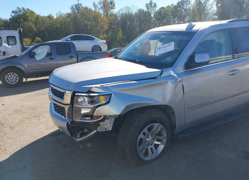 Photo 6 of 2017 Chevrolet Suburban LT (VIN 1GNSCHKCXHR190619)