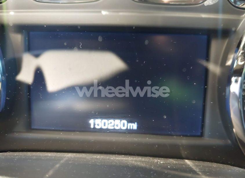 Photo 14 of 2018 Chevrolet Suburban LT (VIN 1GNSCHKCXJR109429)