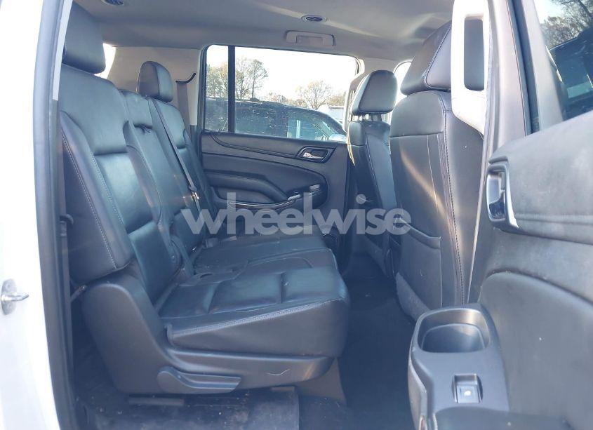 Photo 8 of 2018 Chevrolet Suburban LT (VIN 1GNSCHKCXJR109429)