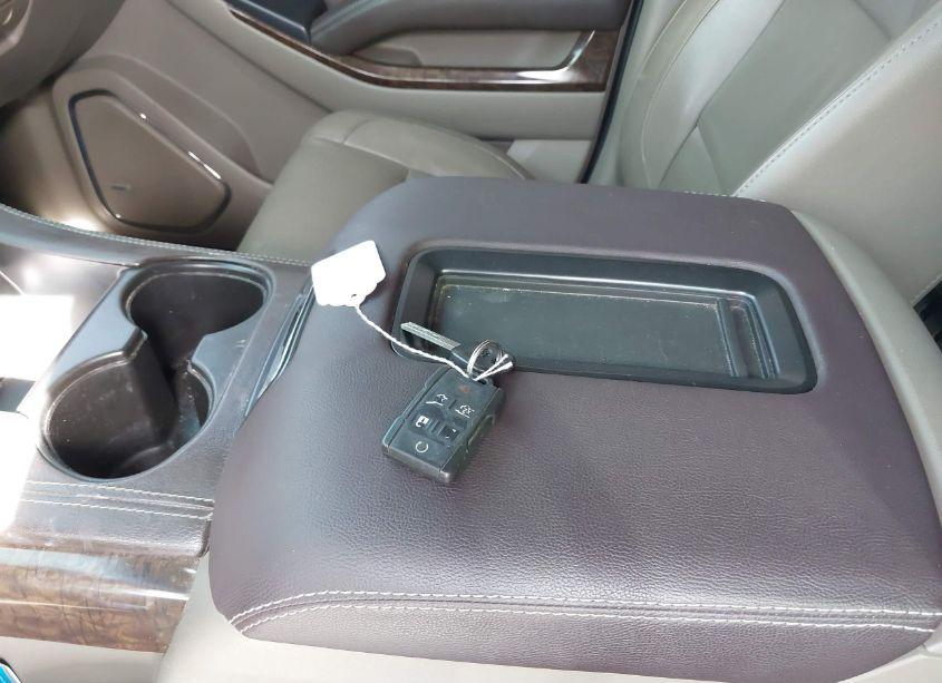 Photo 11 of 2018 Chevrolet Suburban LT (VIN 1GNSCHKCXJR252610)