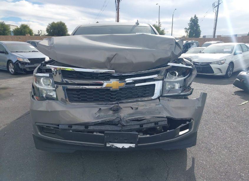 Photo 12 of 2018 Chevrolet Suburban LT (VIN 1GNSCHKCXJR252610)