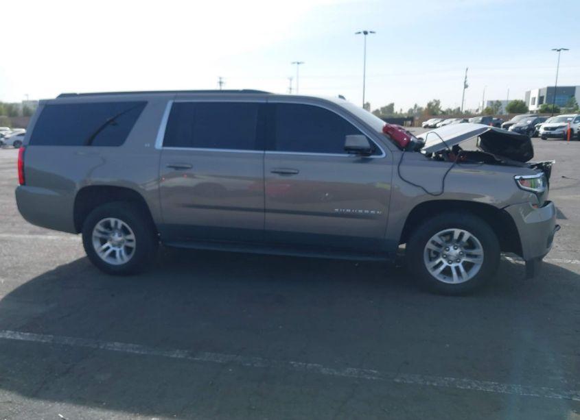 Photo 13 of 2018 Chevrolet Suburban LT (VIN 1GNSCHKCXJR252610)