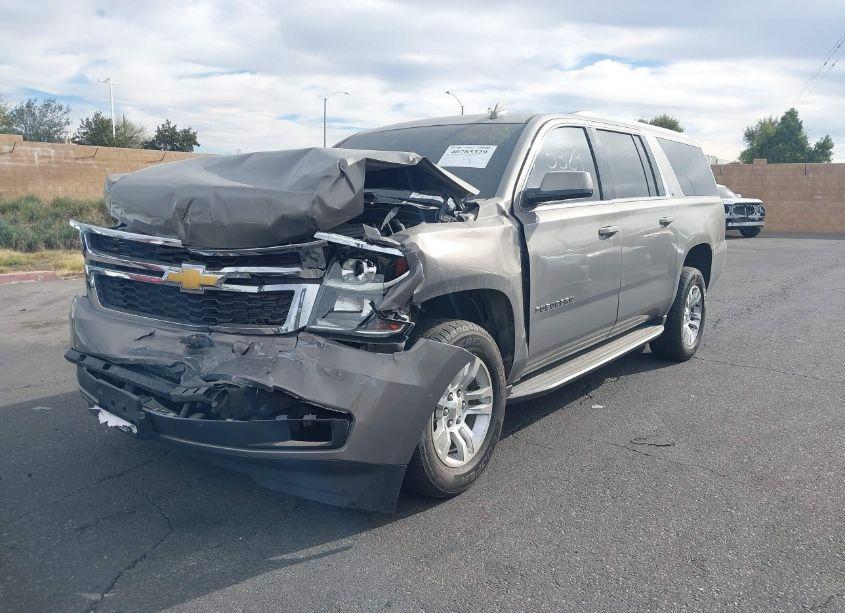 Photo 2 of 2018 Chevrolet Suburban LT (VIN 1GNSCHKCXJR252610)