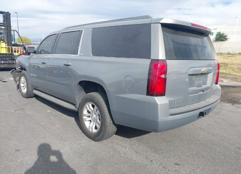 Photo 3 of 2018 Chevrolet Suburban LT (VIN 1GNSCHKCXJR252610)