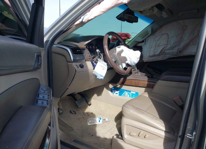 Photo 5 of 2018 Chevrolet Suburban LT (VIN 1GNSCHKCXJR252610)