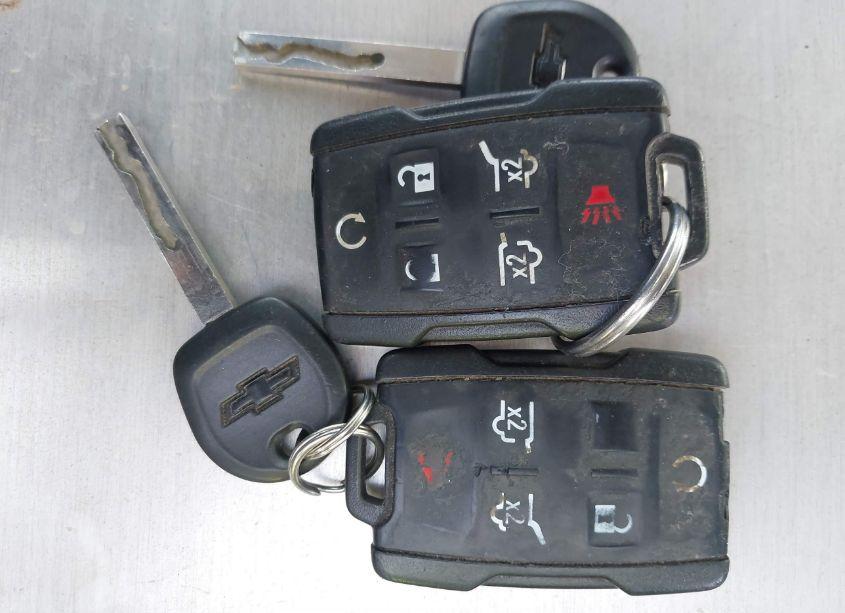 Photo 11 of 2019 Chevrolet Suburban LT (VIN 1GNSCHKCXKR124367)