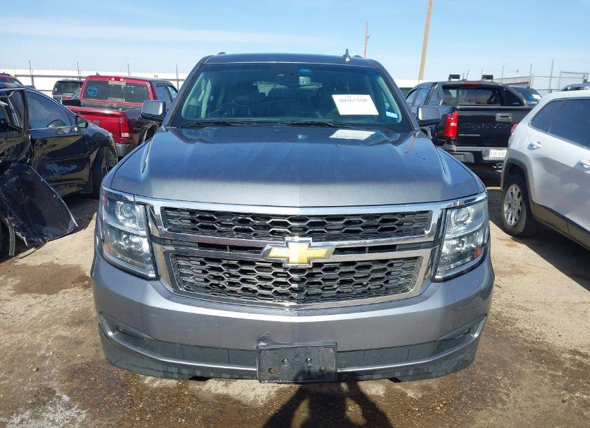 Photo 12 of 2019 Chevrolet Suburban LT (VIN 1GNSCHKCXKR124367)