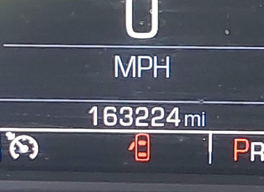 Photo 15 of 2019 Chevrolet Suburban LT (VIN 1GNSCHKCXKR124367)