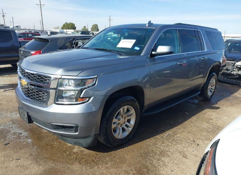 Photo 2 of 2019 Chevrolet Suburban LT (VIN 1GNSCHKCXKR124367)