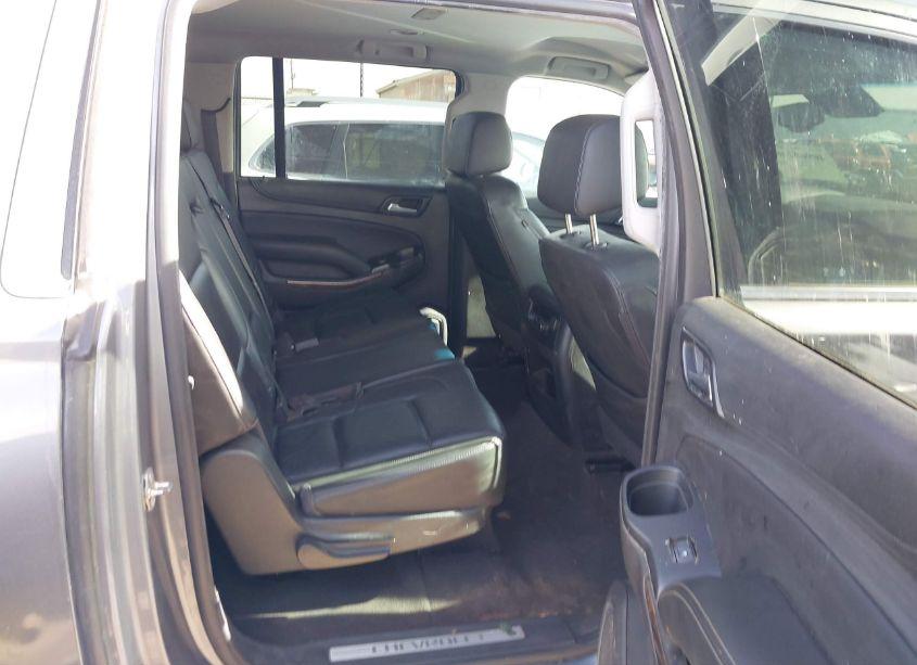 Photo 8 of 2019 Chevrolet Suburban LT (VIN 1GNSCHKCXKR124367)