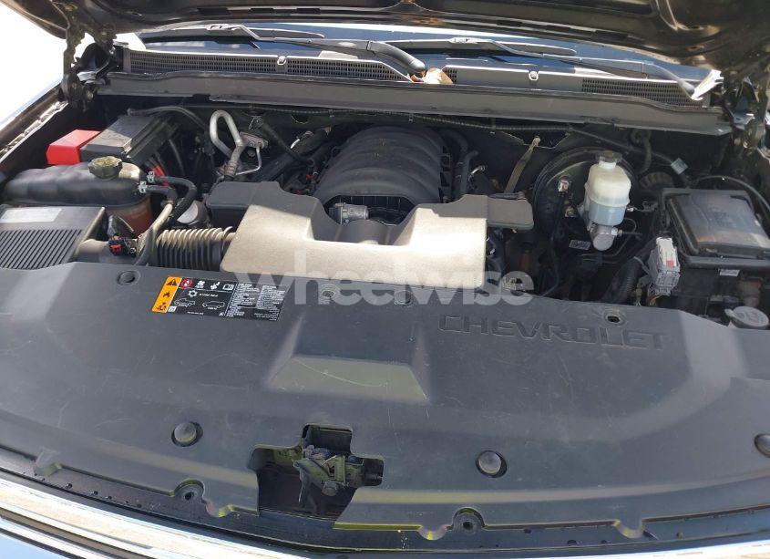 Photo 10 of 2019 Chevrolet Suburban LT (VIN 1GNSCHKCXKR188439)