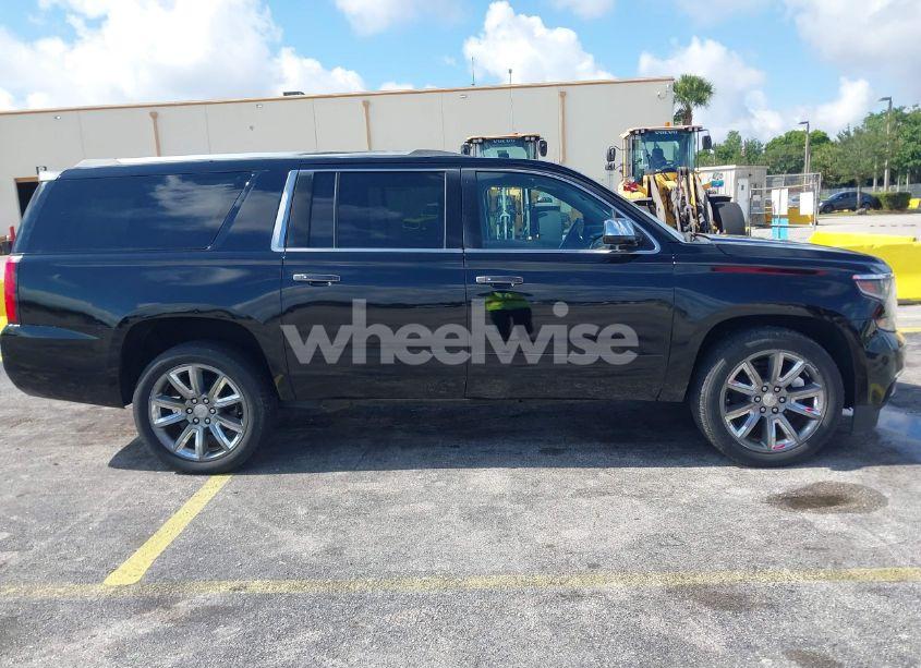 Photo 13 of 2019 Chevrolet Suburban LT (VIN 1GNSCHKCXKR188439)