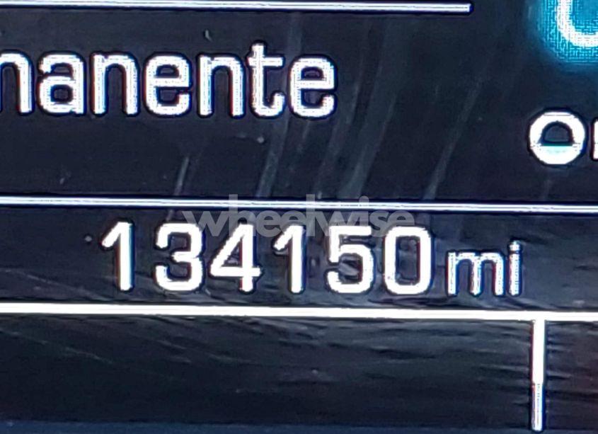 Photo 15 of 2019 Chevrolet Suburban LT (VIN 1GNSCHKCXKR188439)