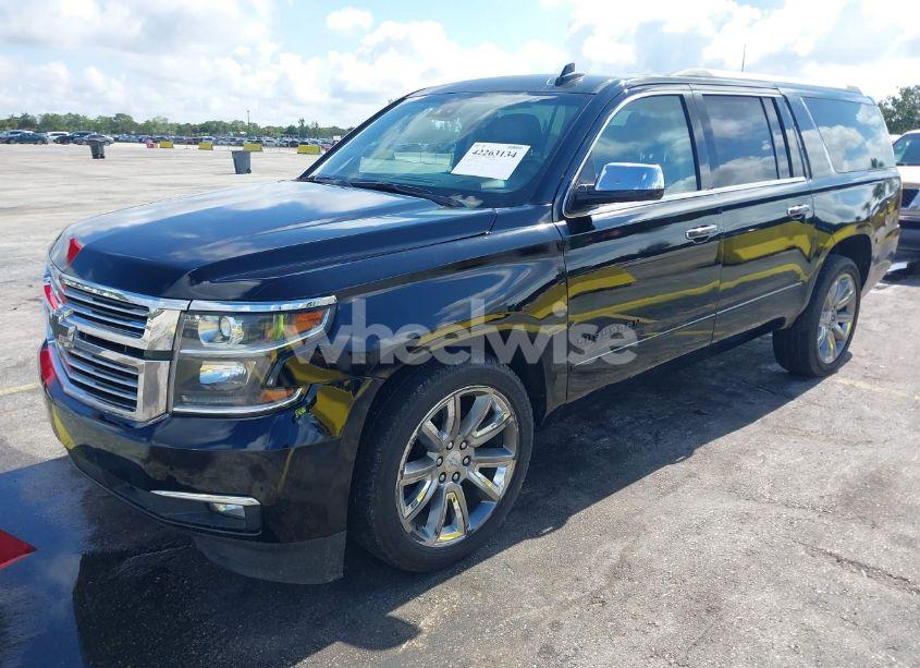 Photo 2 of 2019 Chevrolet Suburban LT (VIN 1GNSCHKCXKR188439)
