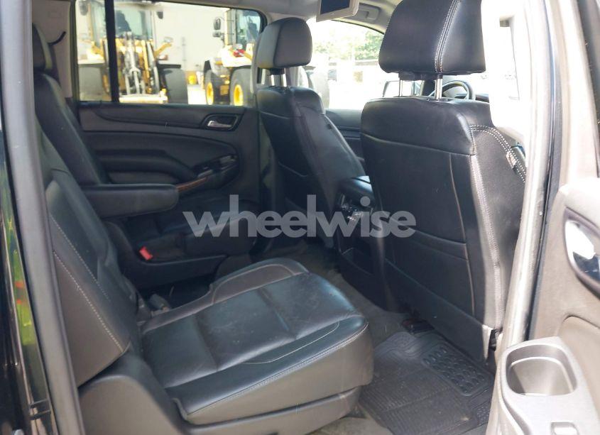 Photo 8 of 2019 Chevrolet Suburban LT (VIN 1GNSCHKCXKR188439)