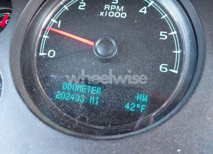 Photo 14 of 2011 Chevrolet Suburban 1500 LT1 (VIN 1GNSCJE00BR122636)