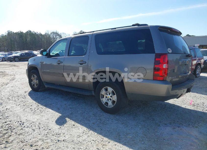 Photo 3 of 2011 Chevrolet Suburban 1500 LT1 (VIN 1GNSCJE00BR122636)