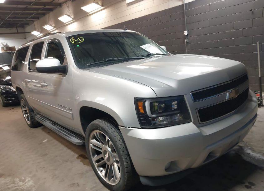 2011 Chevrolet Suburban 1500 LT1 (VIN 1GNSCJE00BR215902) main photo