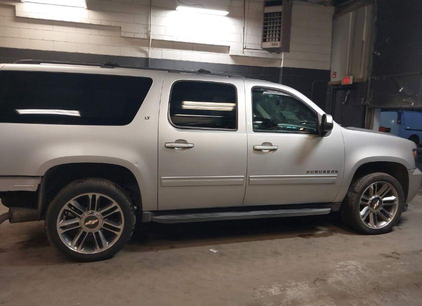 Photo 13 of 2011 Chevrolet Suburban 1500 LT1 (VIN 1GNSCJE00BR215902)