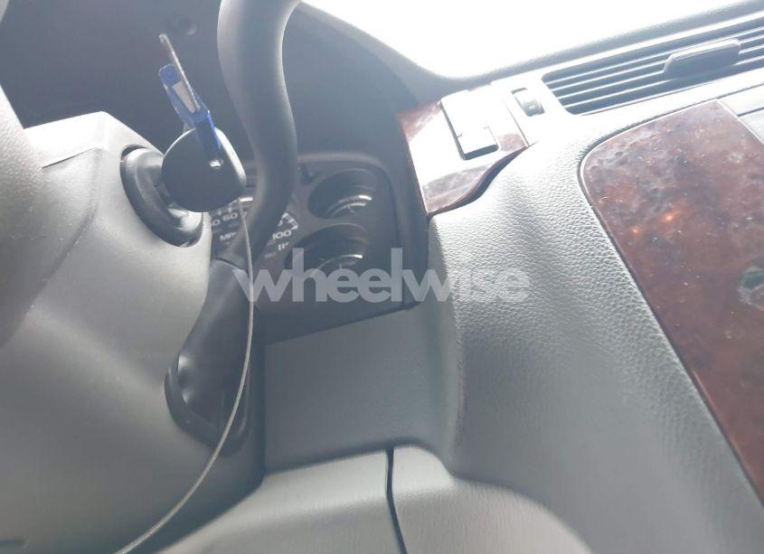 Photo 11 of 2013 Chevrolet Suburban 1500 LT (VIN 1GNSCJE00DR266075)