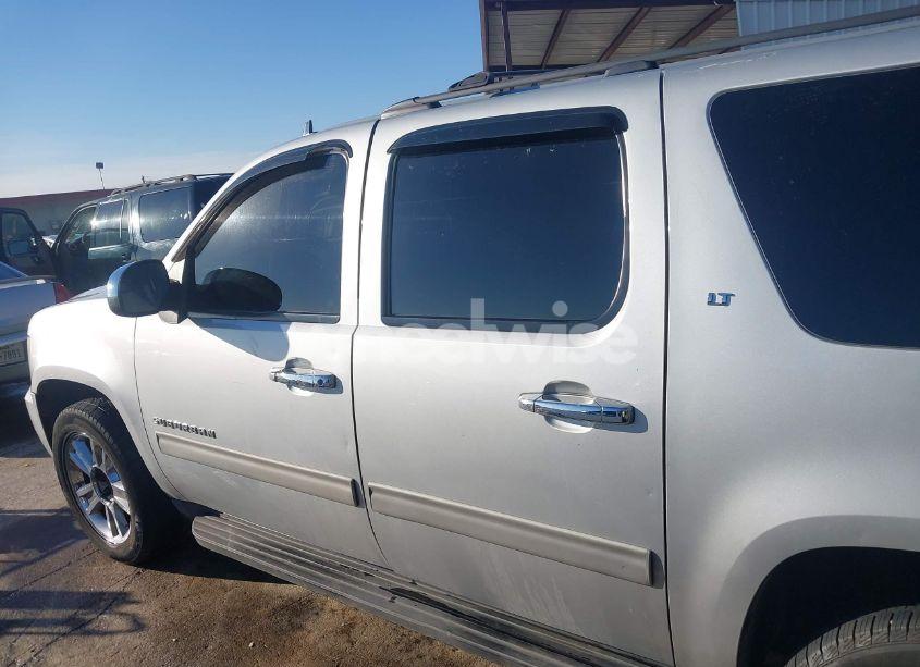 Photo 15 of 2013 Chevrolet Suburban 1500 LT (VIN 1GNSCJE00DR266075)