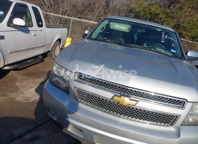 Photo 18 of 2013 Chevrolet Suburban 1500 LT (VIN 1GNSCJE00DR266075)