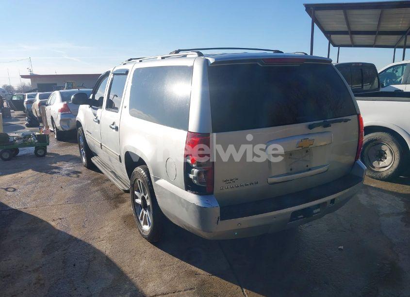 Photo 3 of 2013 Chevrolet Suburban 1500 LT (VIN 1GNSCJE00DR266075)