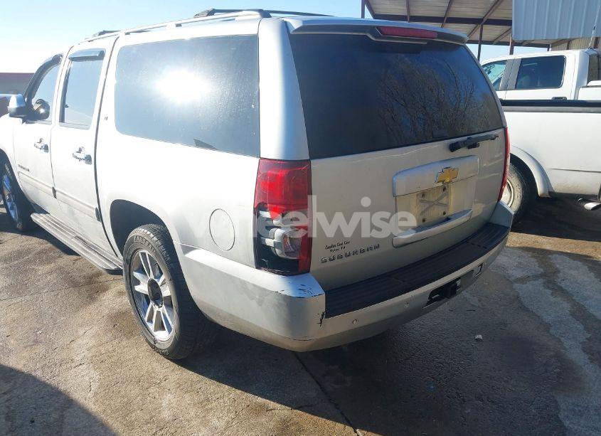 Photo 6 of 2013 Chevrolet Suburban 1500 LT (VIN 1GNSCJE00DR266075)