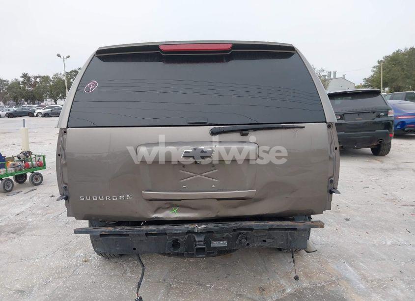 Photo 16 of 2014 Chevrolet Suburban 1500 LT (VIN 1GNSCJE00ER223552)