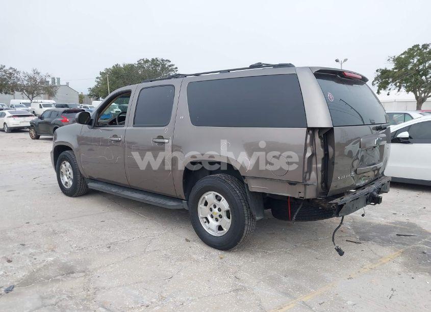 Photo 3 of 2014 Chevrolet Suburban 1500 LT (VIN 1GNSCJE00ER223552)