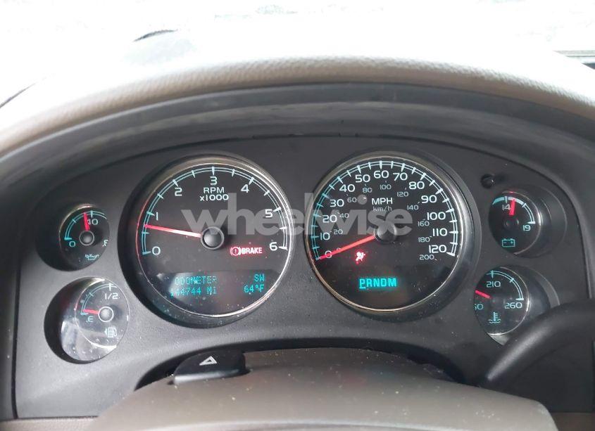 Photo 7 of 2014 Chevrolet Suburban 1500 LT (VIN 1GNSCJE00ER223552)