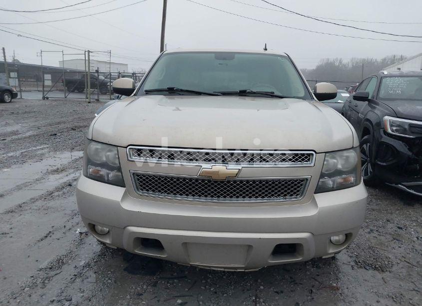 Photo 12 of 2011 Chevrolet Suburban 1500 LT1 (VIN 1GNSCJE01BR177418)