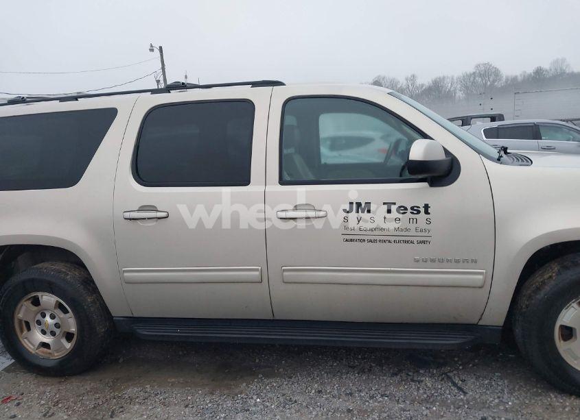 Photo 13 of 2011 Chevrolet Suburban 1500 LT1 (VIN 1GNSCJE01BR177418)