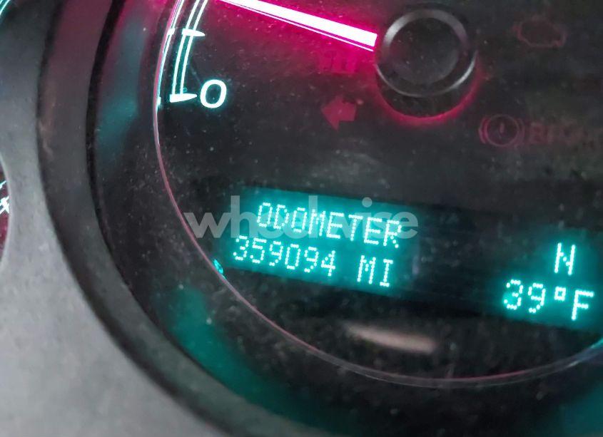 Photo 15 of 2011 Chevrolet Suburban 1500 LT1 (VIN 1GNSCJE01BR177418)