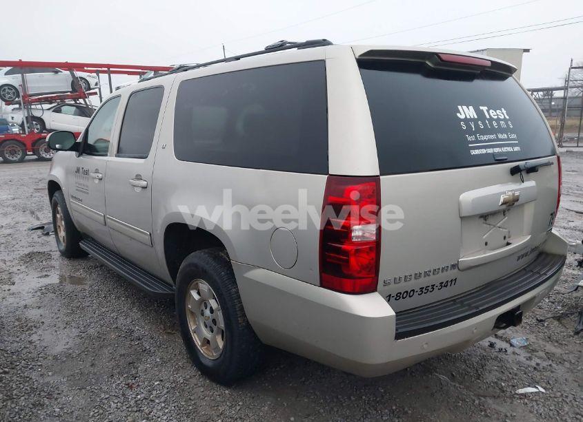 Photo 3 of 2011 Chevrolet Suburban 1500 LT1 (VIN 1GNSCJE01BR177418)