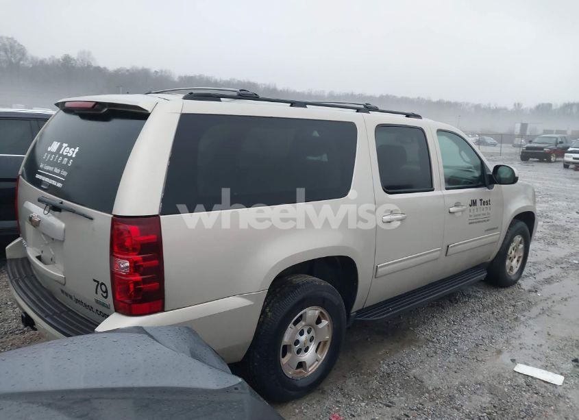 Photo 4 of 2011 Chevrolet Suburban 1500 LT1 (VIN 1GNSCJE01BR177418)