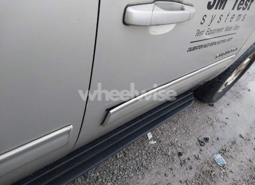 Photo 6 of 2011 Chevrolet Suburban 1500 LT1 (VIN 1GNSCJE01BR177418)