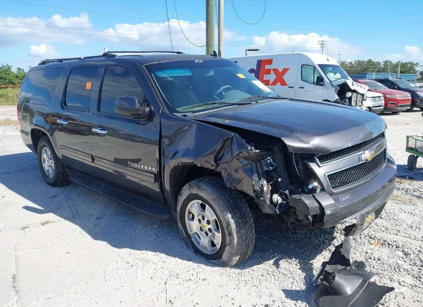 2011 Chevrolet Suburban 1500 LT1 (VIN 1GNSCJE01BR253137) main photo
