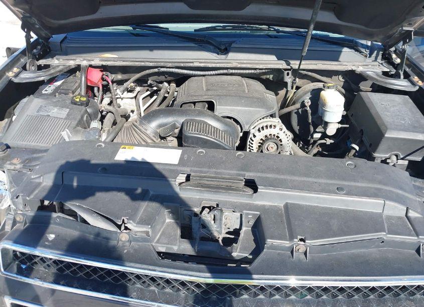 Photo 10 of 2011 Chevrolet Suburban 1500 LT1 (VIN 1GNSCJE01BR253137)