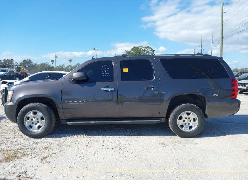 Photo 14 of 2011 Chevrolet Suburban 1500 LT1 (VIN 1GNSCJE01BR253137)