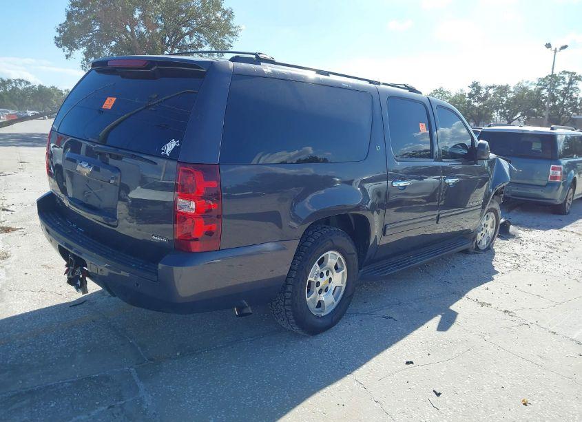 Photo 4 of 2011 Chevrolet Suburban 1500 LT1 (VIN 1GNSCJE01BR253137)