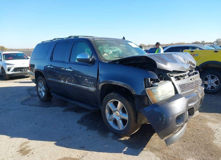 2011 Chevrolet Suburban 1500 LT1 (VIN 1GNSCJE01BR299003) main photo