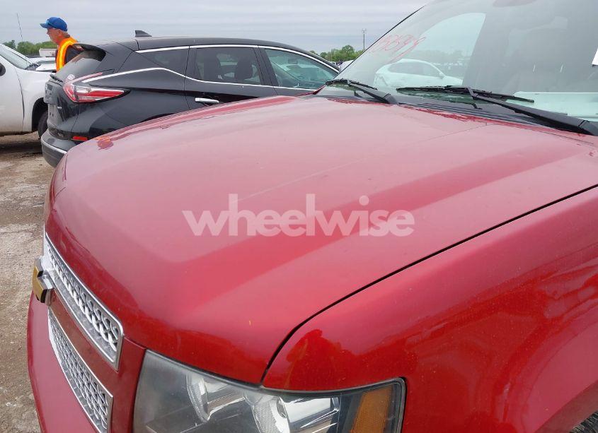 Photo 6 of 2012 Chevrolet Suburban 1500 LT (VIN 1GNSCJE01CR206854)