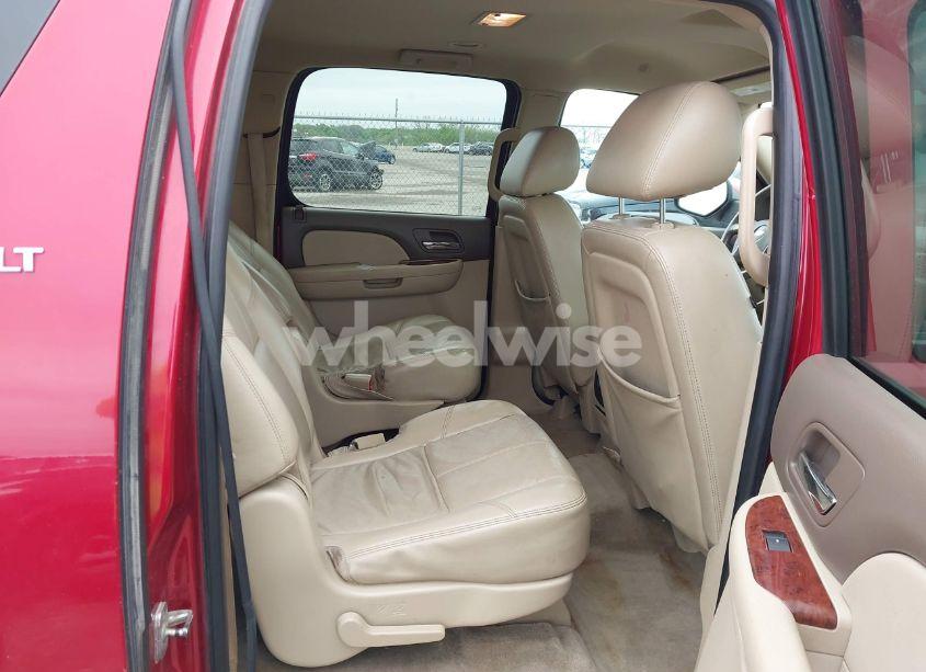 Photo 8 of 2012 Chevrolet Suburban 1500 LT (VIN 1GNSCJE01CR206854)