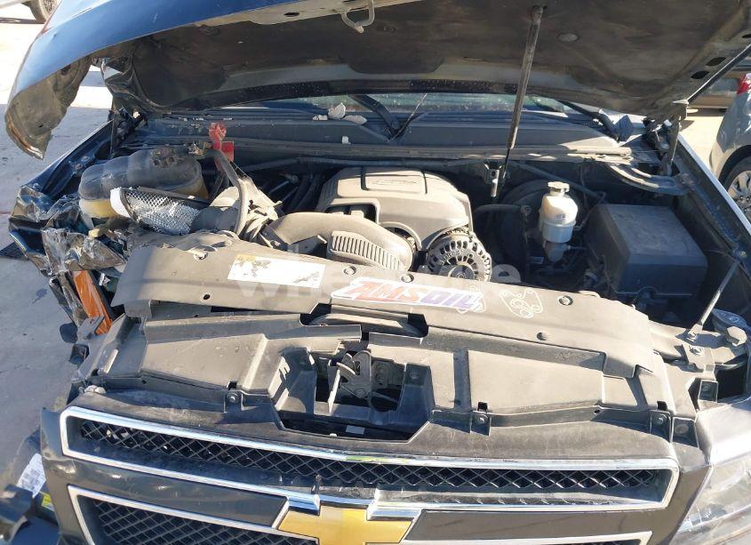 Photo 10 of 2012 Chevrolet Suburban 1500 LT (VIN 1GNSCJE01CR212086)